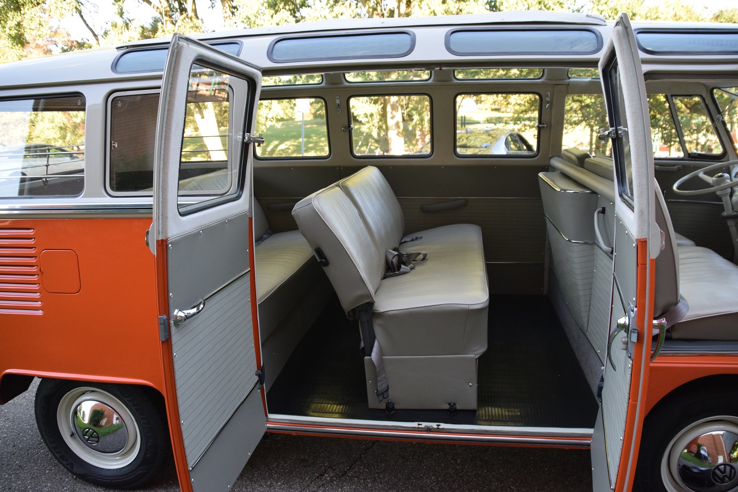 11 EMBED 4 1967 VW Microbus 2nd row doors open.JPG