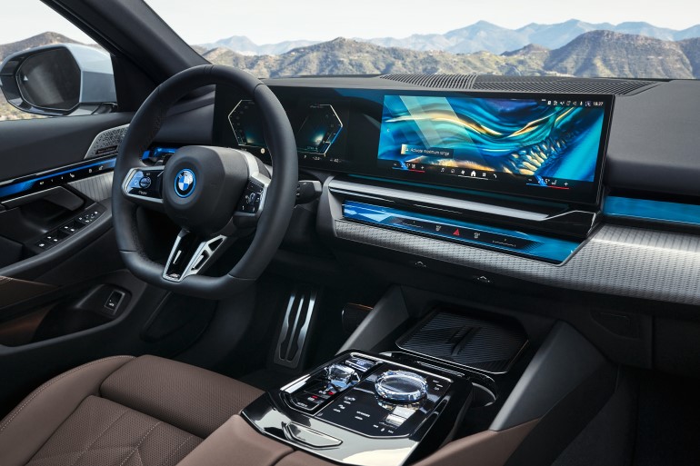 BMW 5Series 2024 interior.jpg