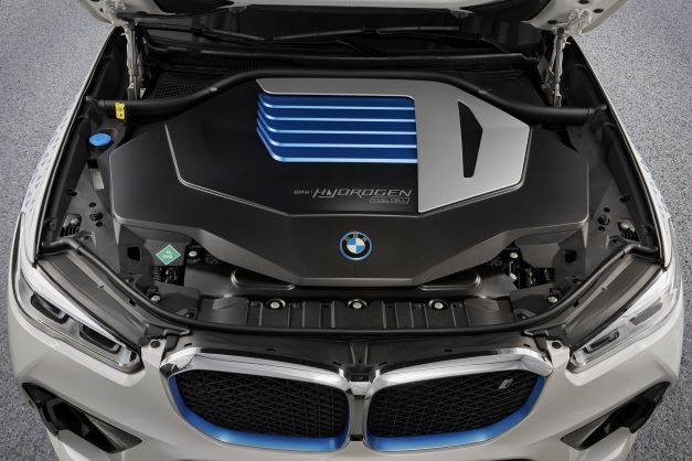 BMW ix5 hydrogen prototype underhood.jpg