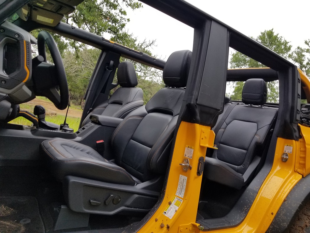Ford Bronco yellow 4dr interior - Copy.jpg