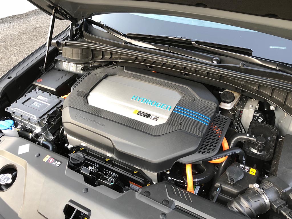 Hyundai Nexo fuel-cell stack 19.jpg