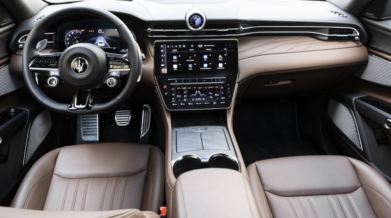 Maserati Grecale GT interior 