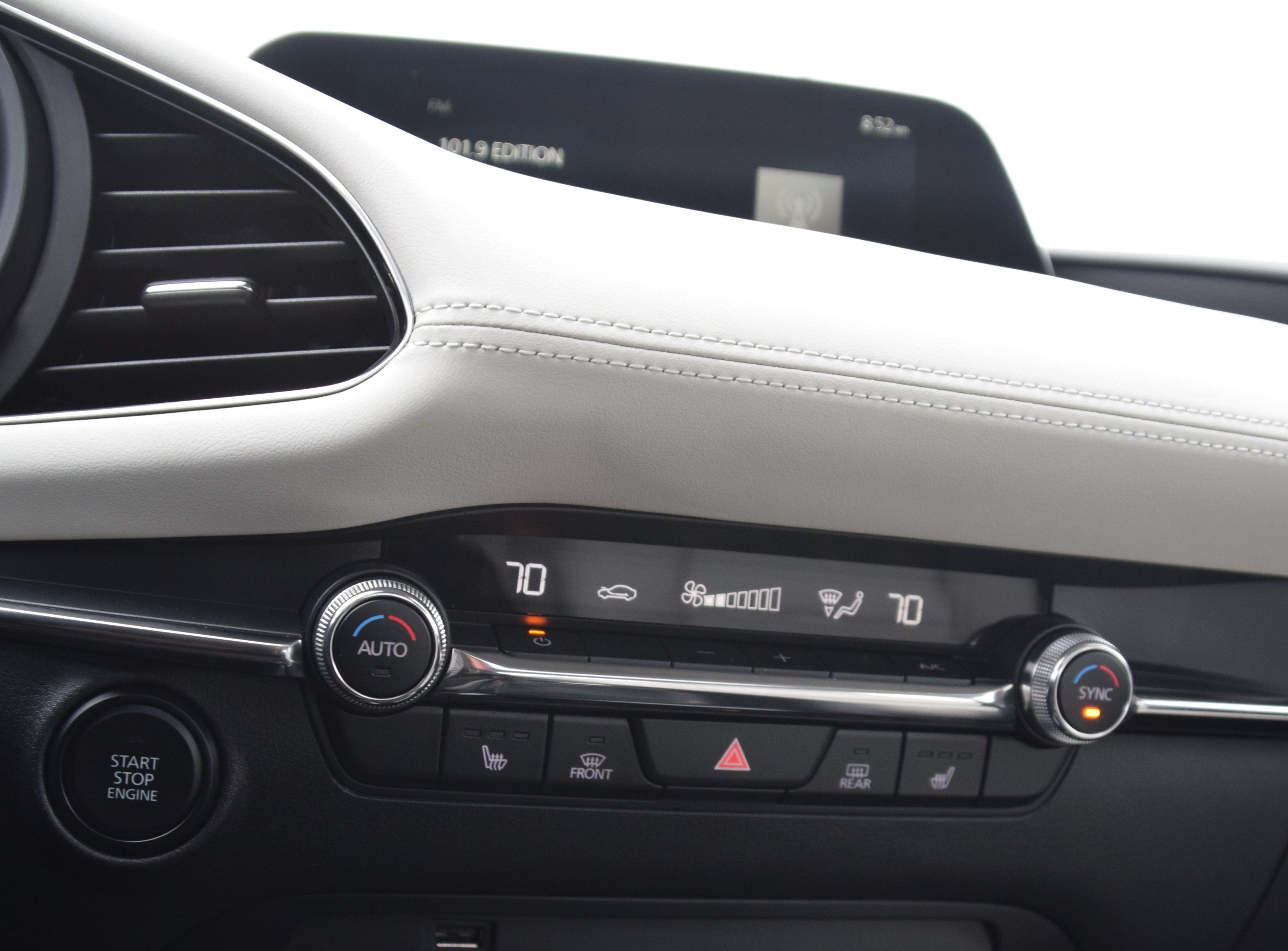 Mazda3 hvac controls - Copy.JPG