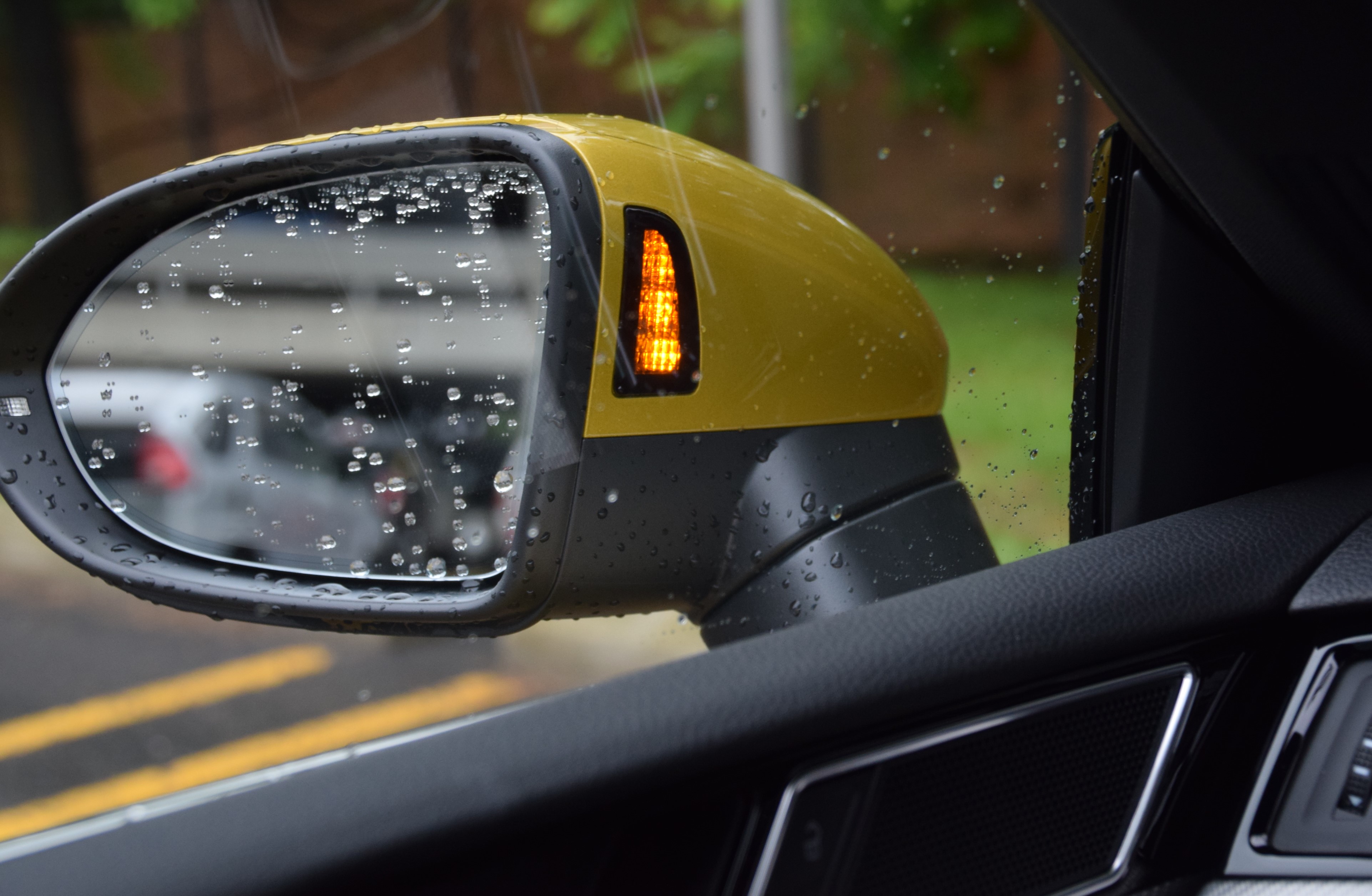 VW Arteon blindspot detection. side assist mirror.JPG