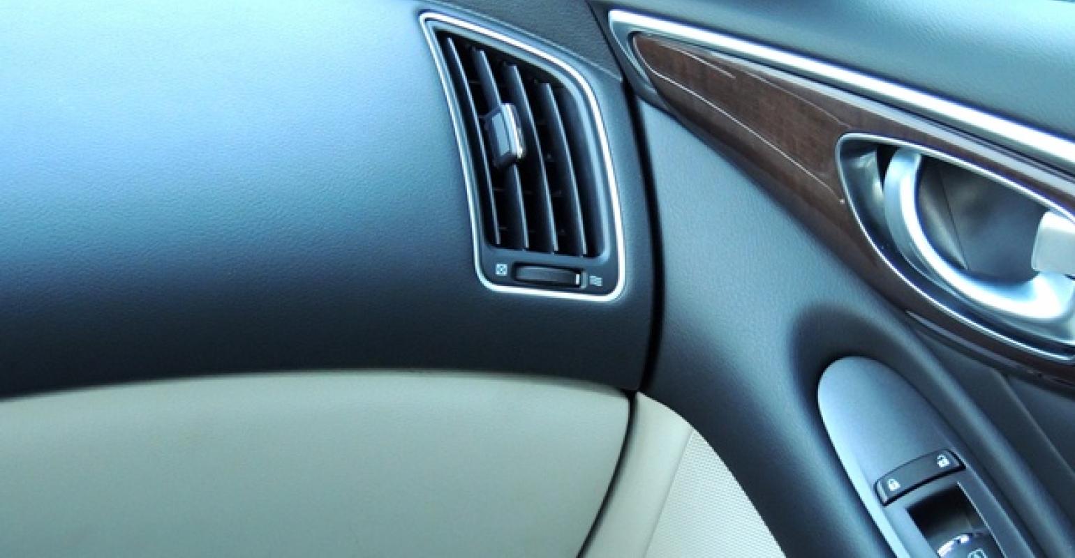2014 Ward S 10 Best Interiors Nominee Infiniti Q50s Hybrid