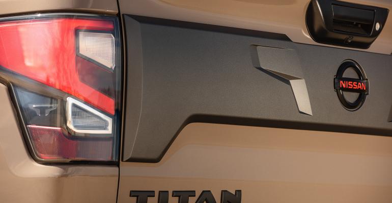 2020 Nissan TITAN PRO-4X-13-source.jpg