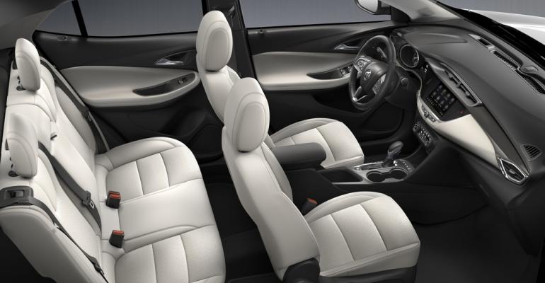 2021-Buick-Envision interior.jpg