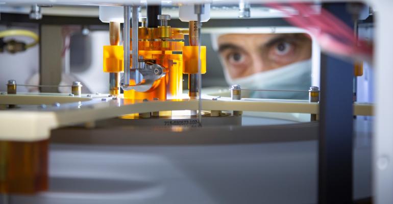Bosch testing 300 mm wafers at semiconductor plant Reutlingen 2019.jpg
