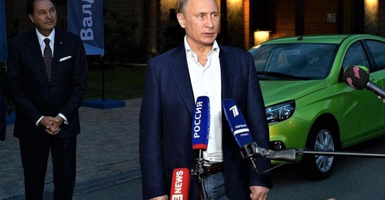 Putin with Lada_Vesta_2016.jpg