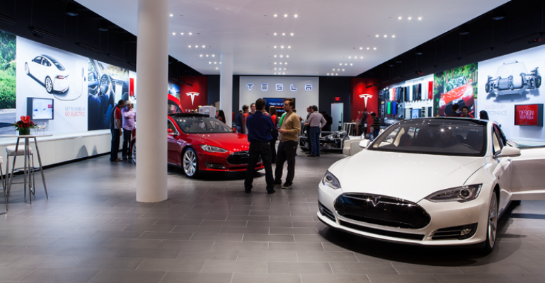 Tesla Retail-Store-Interior.png