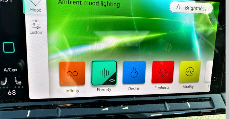VW Golf GTI 22 ambient lighting screenshot.png