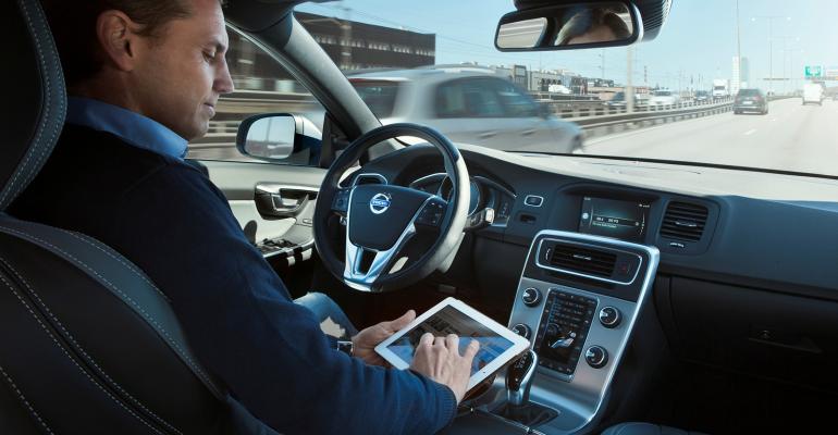 Volvo Cars calls for global standard in how autonomous vehicles communicate with other road users.