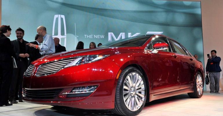 New rsquo13 Lincoln MKZ makes public debut at NY auto show