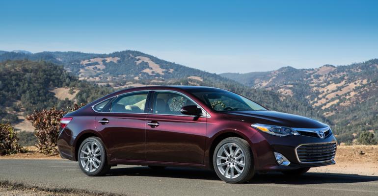 rsquo13 Toyota Avalon leaves stodgy behind with moreaggressive design