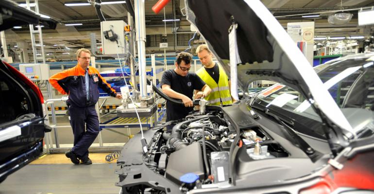 Volvo S60 diesel PHEV assembly line at Torslanda plant