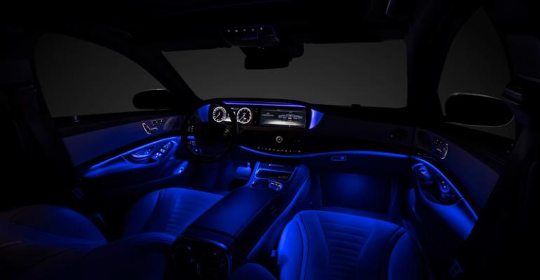 300 LEDs in SClass interior enable dramatic effects