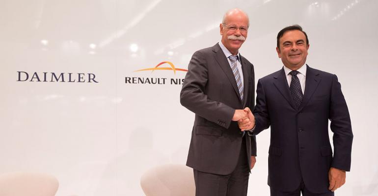 Daimlerrsquos Dieter Zetsche left RenaultNissanrsquos Carlos Ghosn to announce new JV