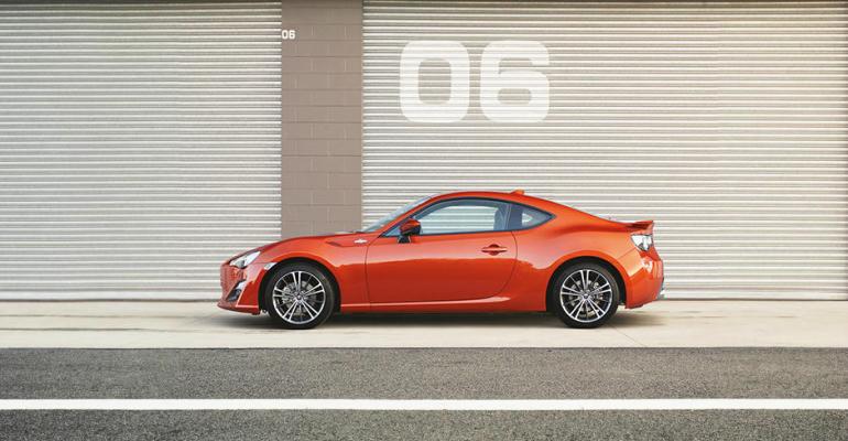 Toyota 86 GTS descended from 2000 GT featured in James Bond film