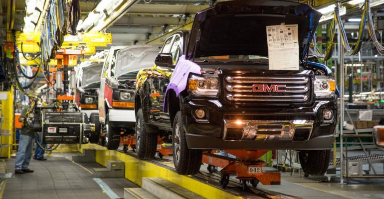 UAW balks at pressure to fill orders for hotselling GMC Canyon