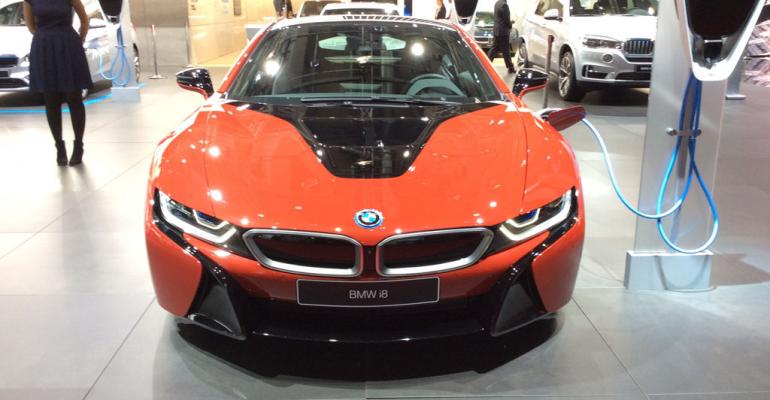 BMW directs i8 plugin hybrid owners to charging stations via smartphone app or online  