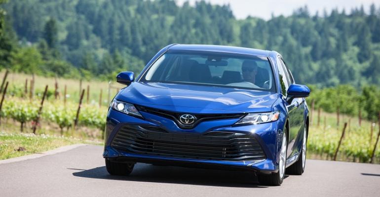 Camry LE shown liked by older buyers SE popular with young