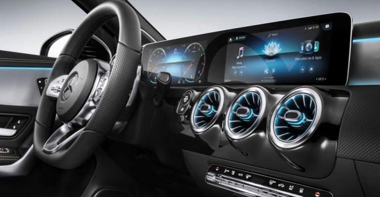 Mercedes previewed new cockpit design at 2018 CES