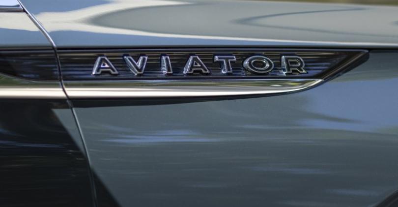 Lincoln Aviator Black Label_lead.jpg