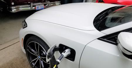 BMW 330e charging - Copy - Copy.jpg