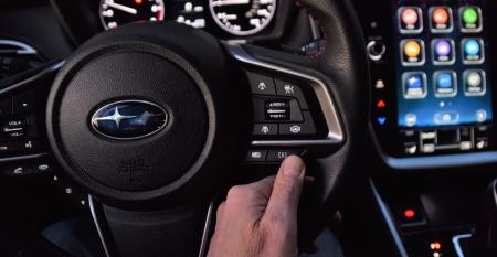 Subaru Legacy steering wheel right.JPG